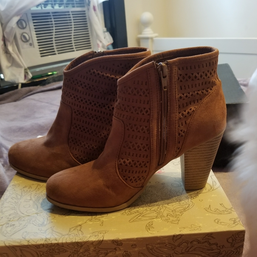 Cute heel boots